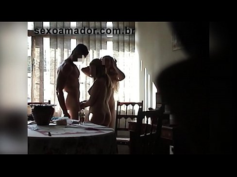 ❤️ Sex friends invite a giant man and a threesome with him ❤❌ Fuck video at us