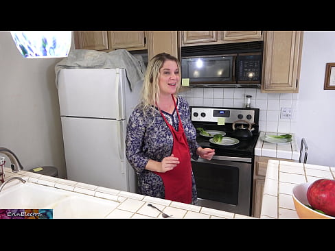 ❤️ Stepmom milking him in the kitchen before his date ❤❌ Fuck video at us